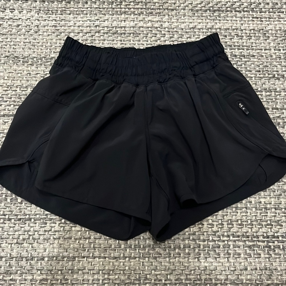 Lululemon Tracker Short ~ Black ~ Size 4